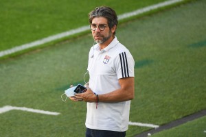 OL Mercato : Latéral, des touches pour Juninho au SRFC ?